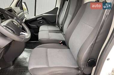 Грузовой фургон Renault Master 2022 в 