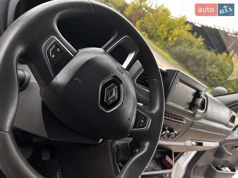 Грузовой фургон Renault Master 2020 в Кременце