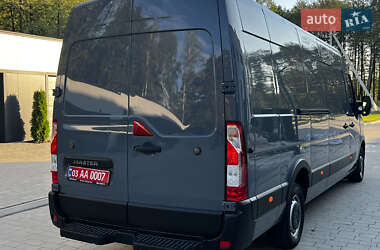 Грузовой фургон Renault Master 2022 в 