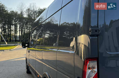 Грузовой фургон Renault Master 2022 в 
