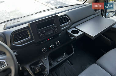 Грузовой фургон Renault Master 2022 в 