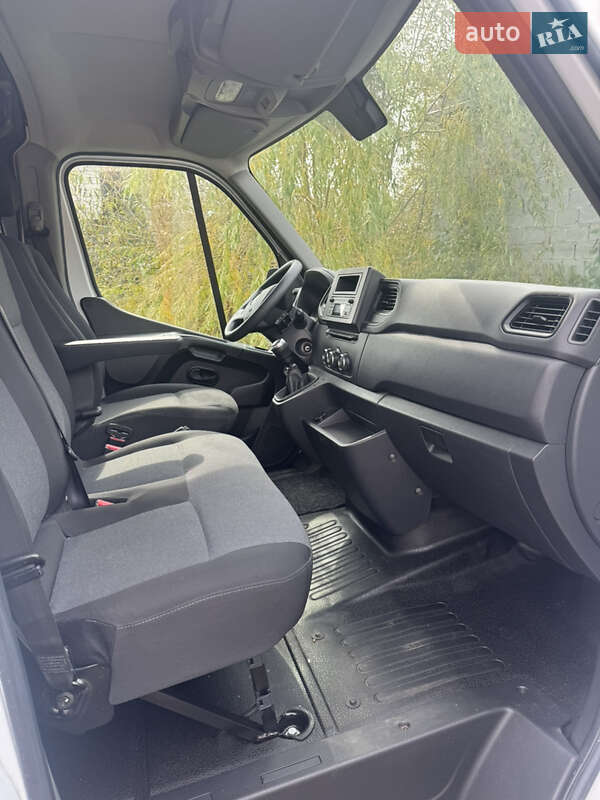 Грузовой фургон Renault Master 2023 в Шепетовке