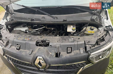 Грузовой фургон Renault Master 2023 в 