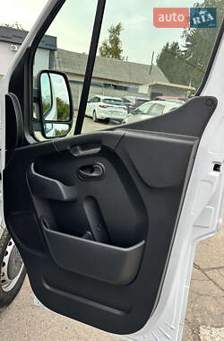 Грузовой фургон Renault Master 2021 в 