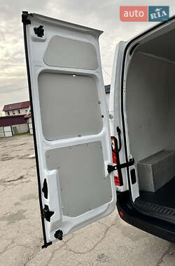 Грузовой фургон Renault Master 2021 в 