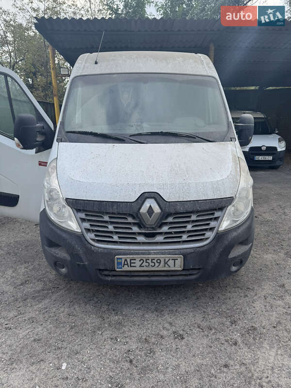 Грузовой фургон Renault Master 2015 в 