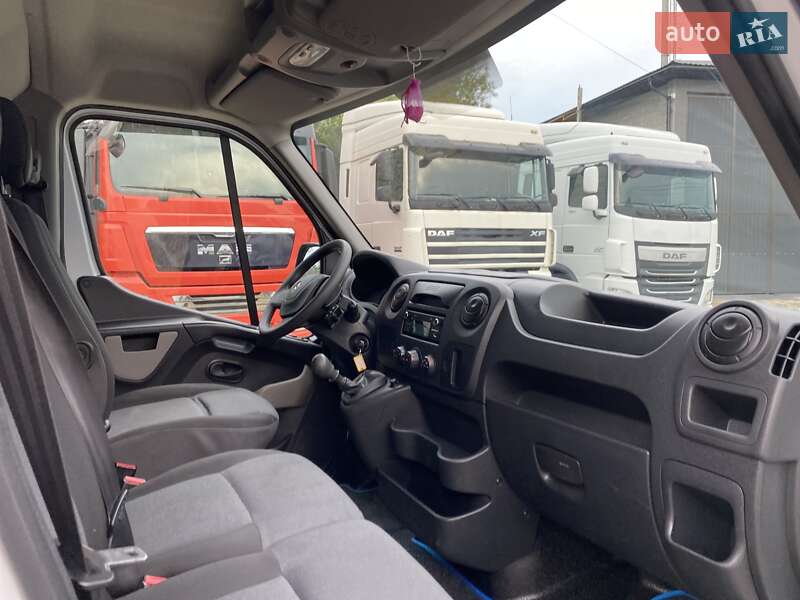 Грузовой фургон Renault Master 2019 в Хусте