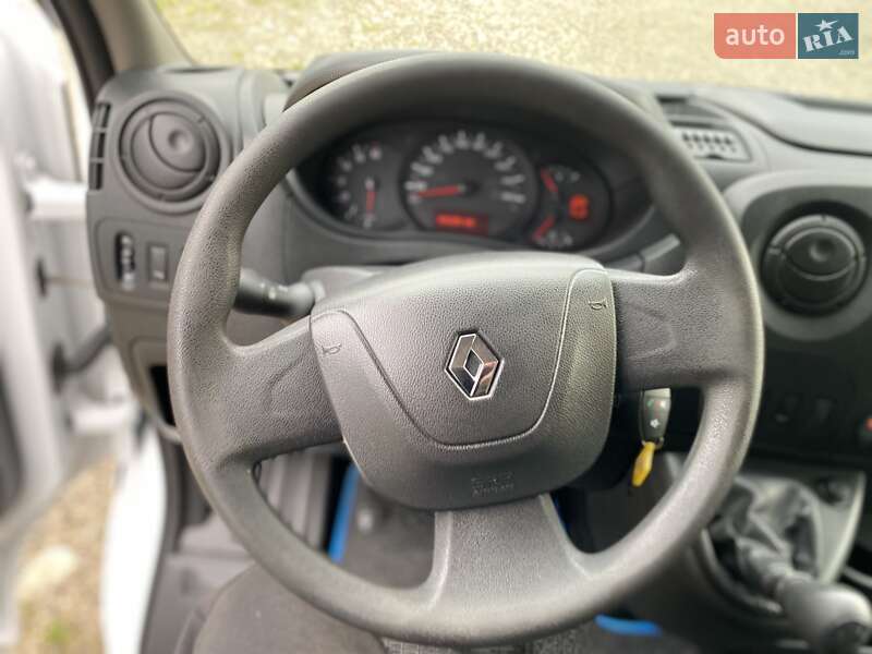 Грузовой фургон Renault Master 2019 в Хусте