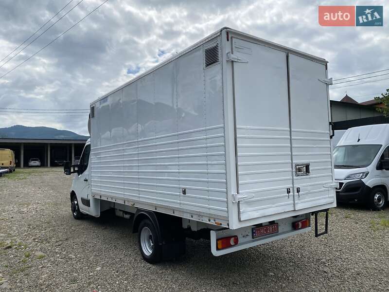 Грузовой фургон Renault Master 2018 в Хусте