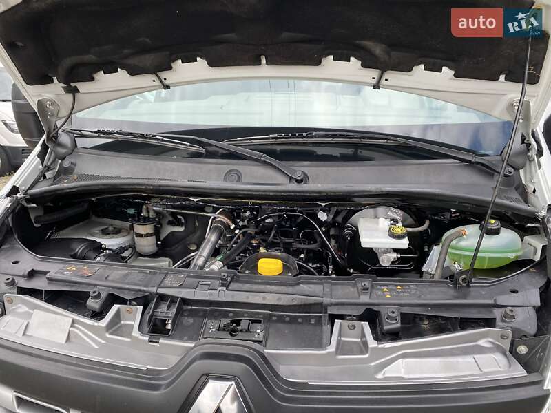 Грузовой фургон Renault Master 2018 в Хусте