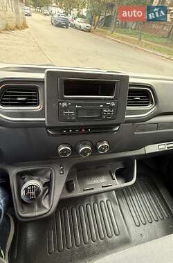 Грузовой фургон Renault Master 2022 в 