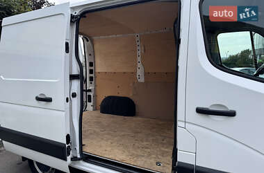 Грузовой фургон Renault Master 2019 в 