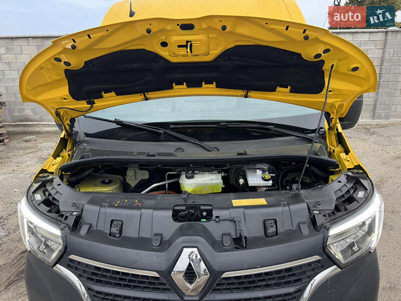 Микроавтобус грузовой (до 3,5т) Renault Master 2020 в Сарнах