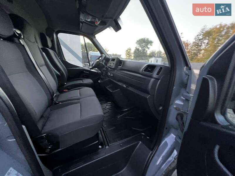 Грузовой фургон Renault Master 2023 в Киеве
