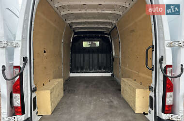 Грузовой фургон Renault Master 2021 в 