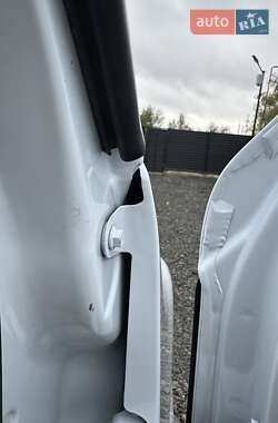 Грузовой фургон Renault Master 2022 в 