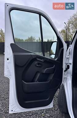 Грузовой фургон Renault Master 2022 в 