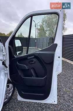 Грузовой фургон Renault Master 2022 в 