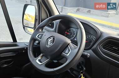 Грузовой фургон Renault Master 2022 в 
