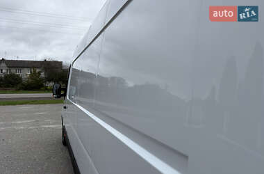 Грузовой фургон Renault Master 2022 в 