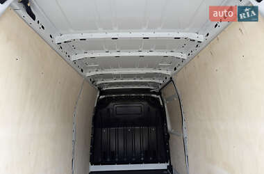 Грузовой фургон Renault Master 2022 в 