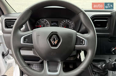 Грузовой фургон Renault Master 2022 в 