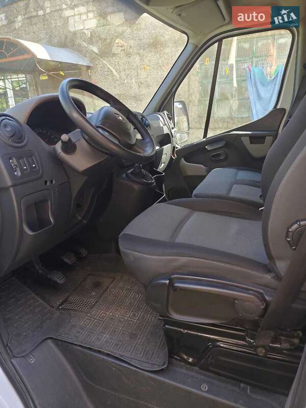 Мікроавтобус вантажний (до 3,5т) Renault Master 2016 в Дніпрі