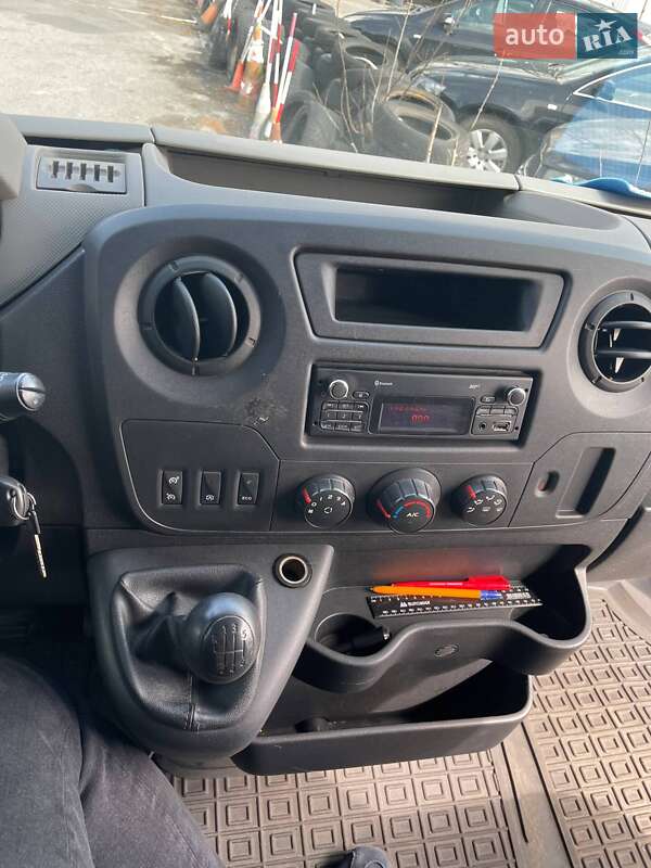Мікроавтобус вантажний (до 3,5т) Renault Master 2016 в Дніпрі