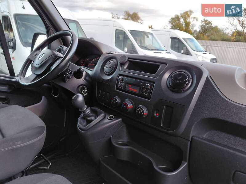 Грузовой фургон Renault Master 2017 в Ивано-Франковске