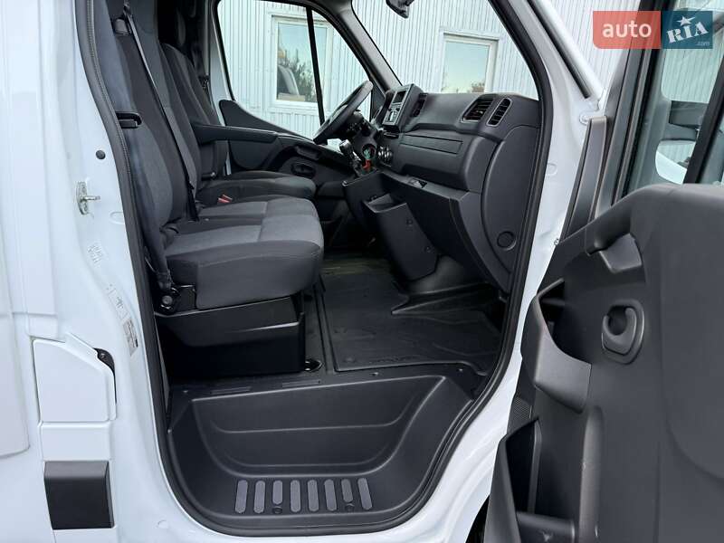 Тентованый Renault Master 2022 в Киеве