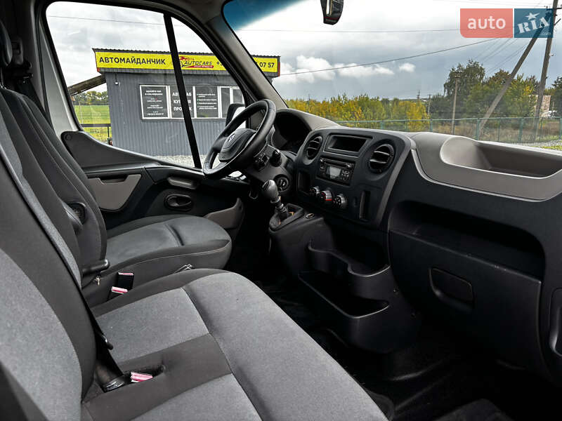 Грузовой фургон Renault Master 2016 в Умани