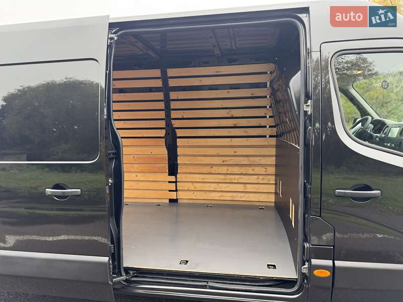 Грузовой фургон Renault Master 2017 в Дубно