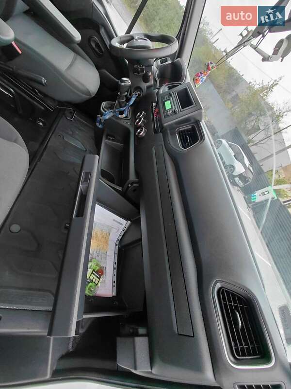 Тентованый Renault Master 2021 в Киеве