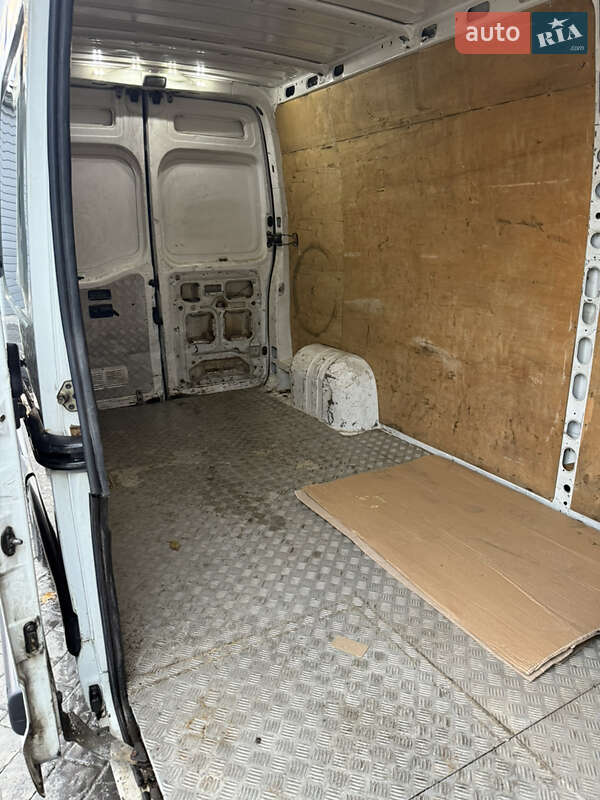 Вантажний фургон Renault Master 2004 в Івано-Франківську