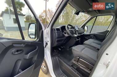 Грузовой фургон Renault Master 2022 в 