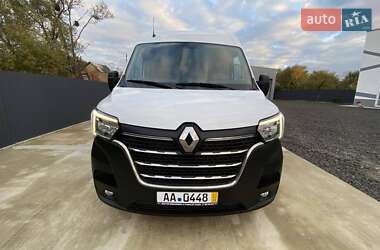 Грузовой фургон Renault Master 2022 в 