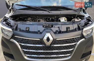 Грузовой фургон Renault Master 2022 в 
