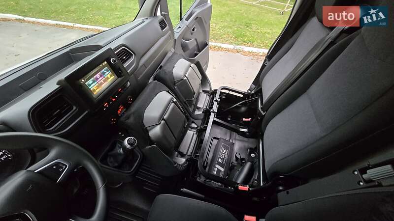 Вантажний фургон Renault Master 2021 в Житомирі