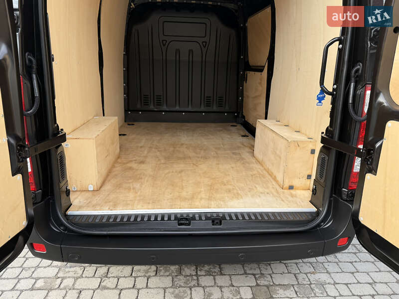 Грузовой фургон Renault Master 2022 в Киеве