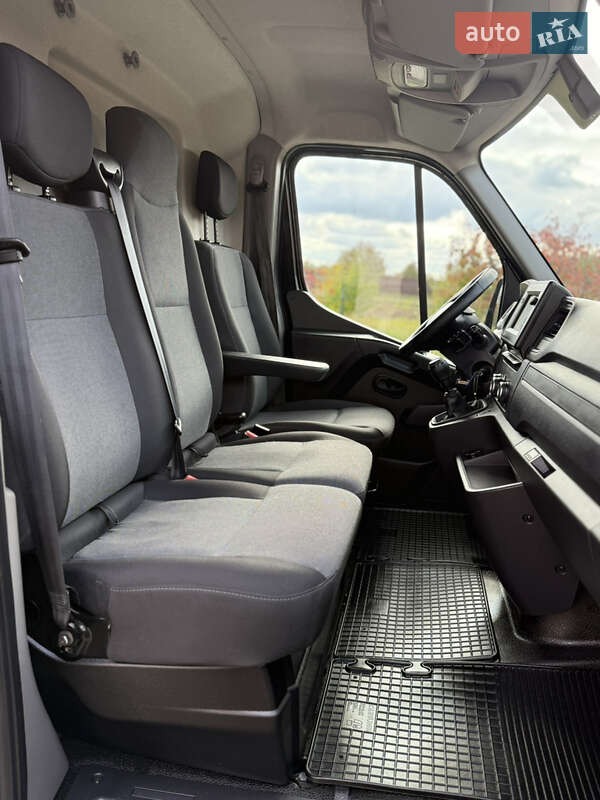 Грузовой фургон Renault Master 2022 в Киеве