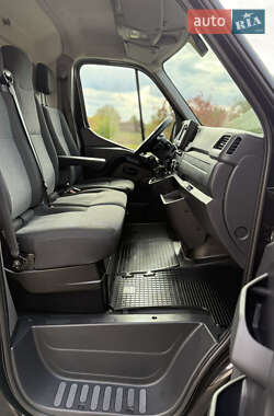 Вантажний фургон Renault Master 2022 в 