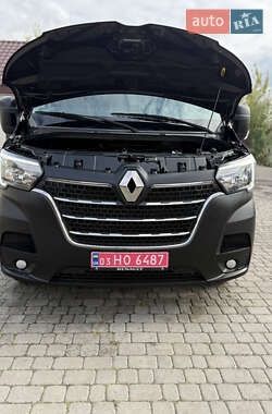 Вантажний фургон Renault Master 2022 в 