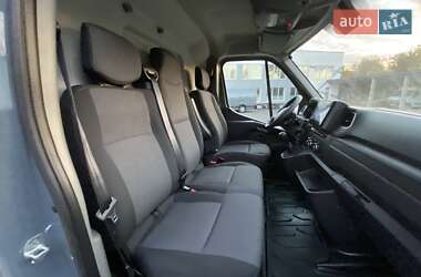 Грузовой фургон Renault Master 2023 в 