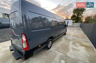Грузовой фургон Renault Master 2023 в 