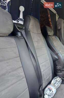Грузовой фургон Renault Master 2012 в 