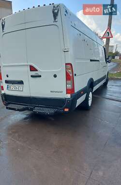 Грузовой фургон Renault Master 2012 в 