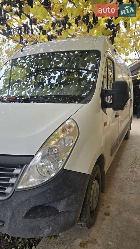 Вантажний фургон Renault Master 2014 в Івано-Франківську