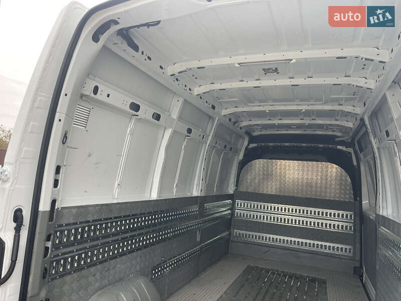 Грузовой фургон Renault Master 2019 в Львове