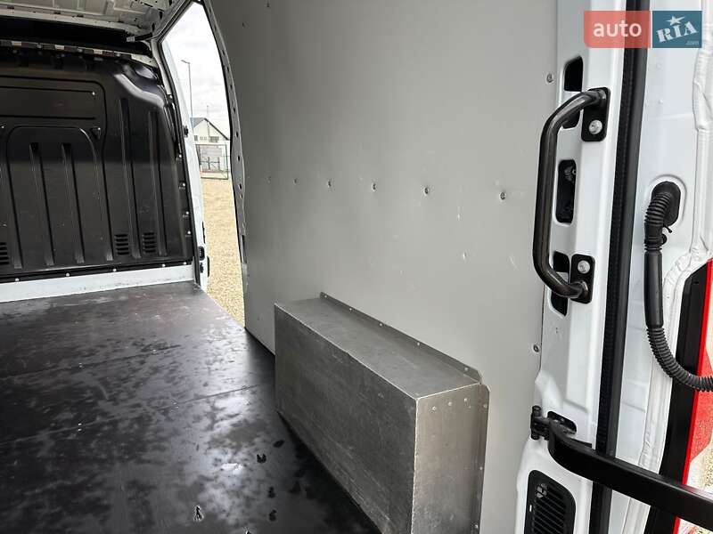 Грузовой фургон Renault Master 2022 в Дубно