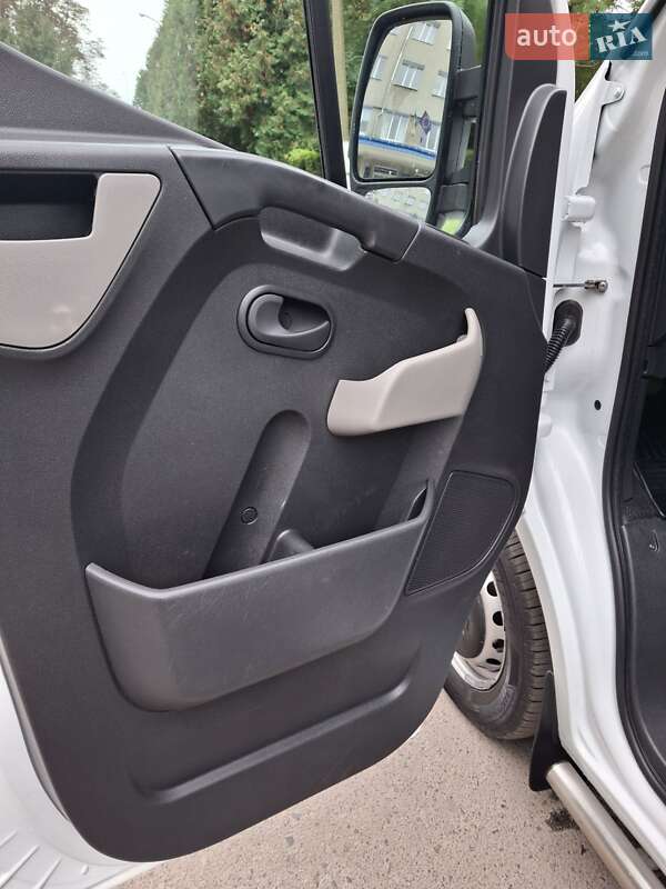 Вантажний фургон Renault Master 2018 в Дубні